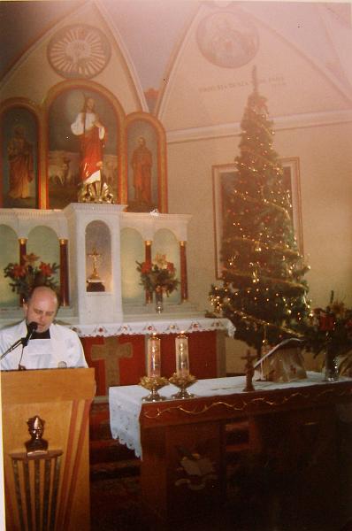parafia polskokatolicka 2_07.jpg - Rok 2005 - 18-25 stycznia. Tydzień Modlitw o Jedność Chrześcijan z udziałem ks. prob. Alojzego Szweda z parafii rzym-kat pw. NSPJ w Łękach Dukielskich i zespołu "Łęczanie"